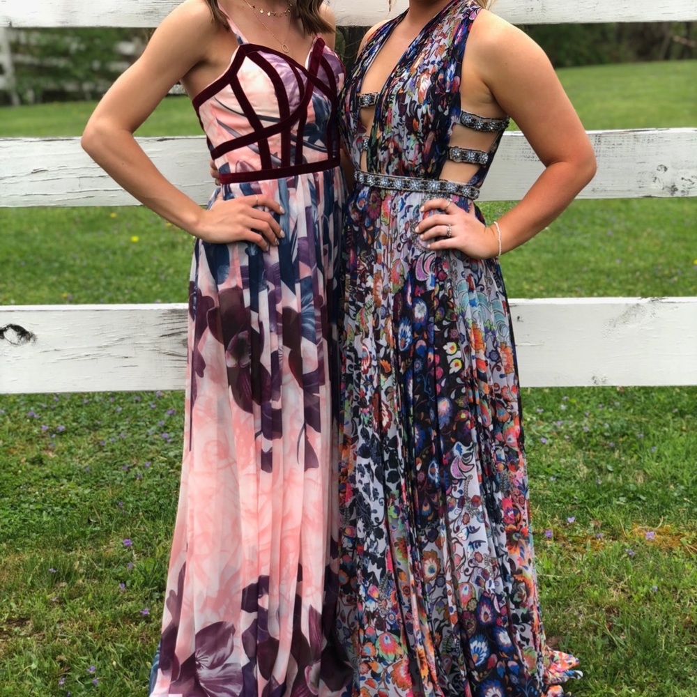 UNIQUE PROM DRESS FOR GIRLS 5’2 and shorter